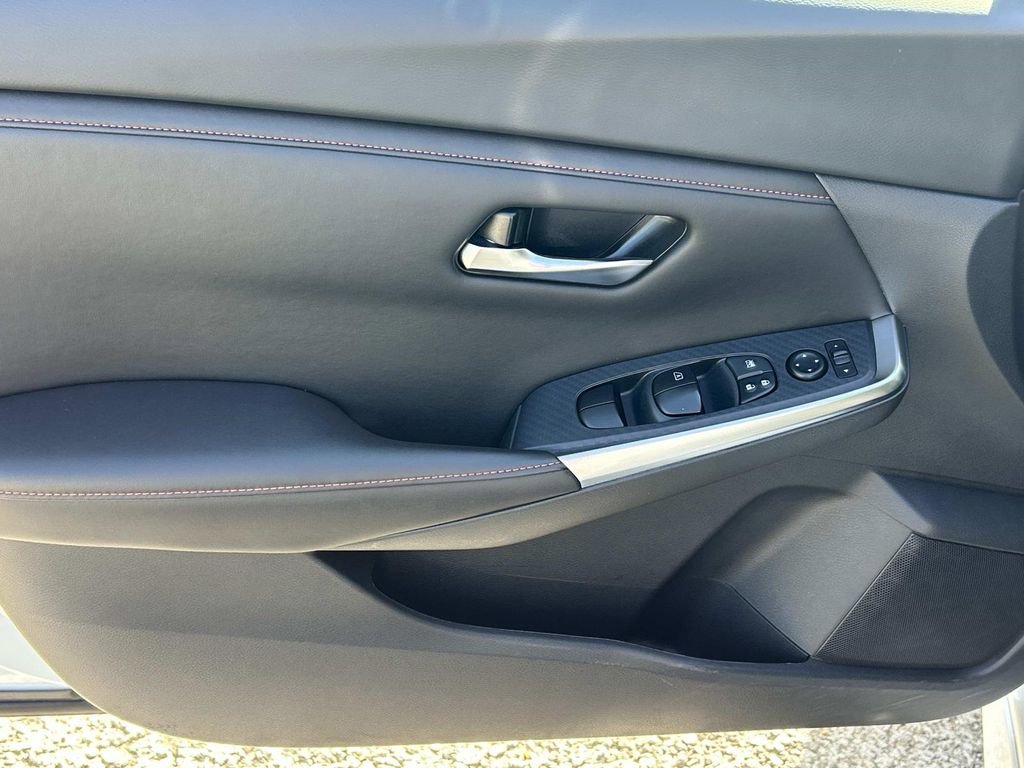 Certified 2024 Nissan Sentra SR FWD image 17