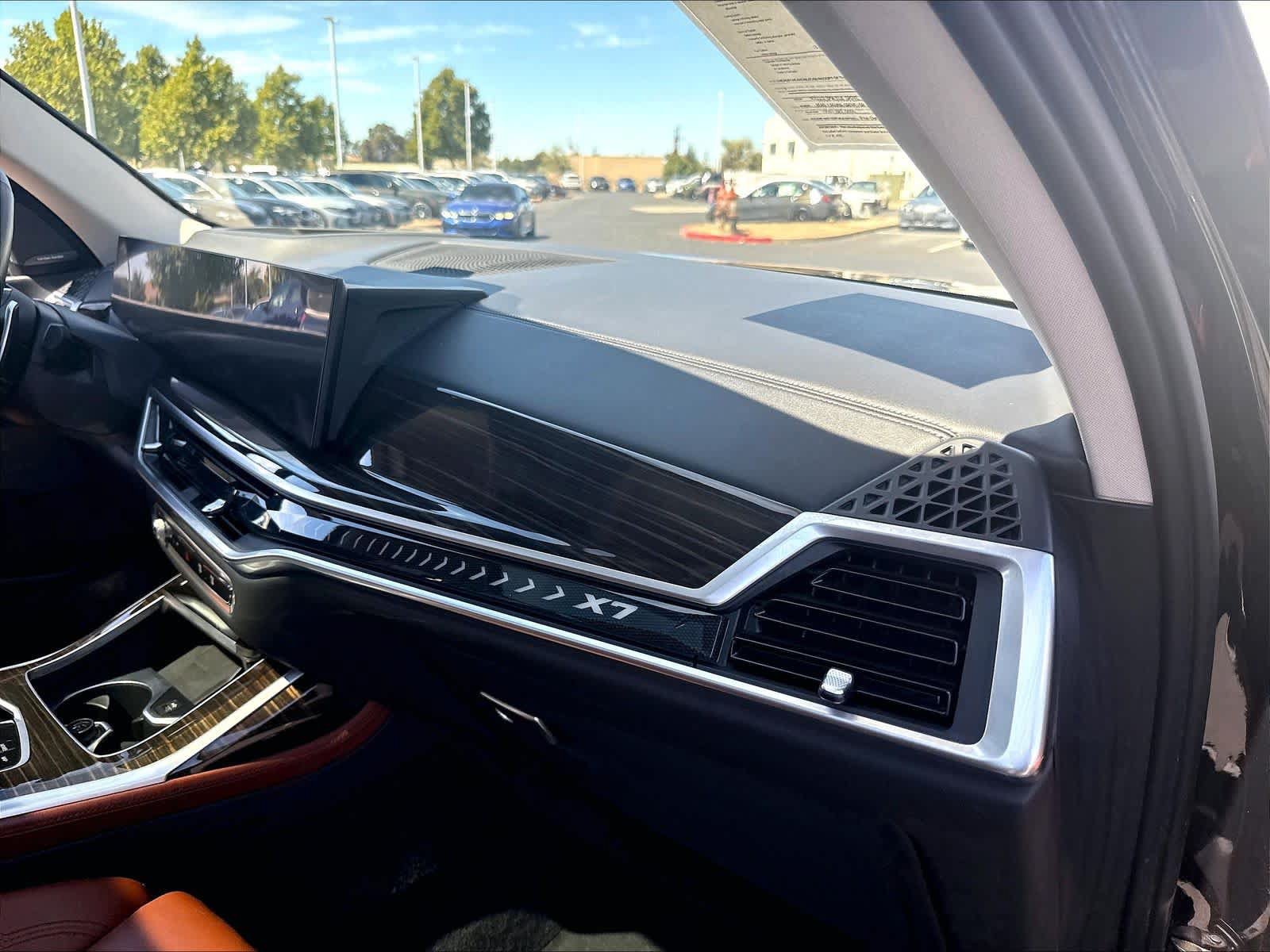 Used 2023 BMW X7 xDrive40i AWD/4WD image 29