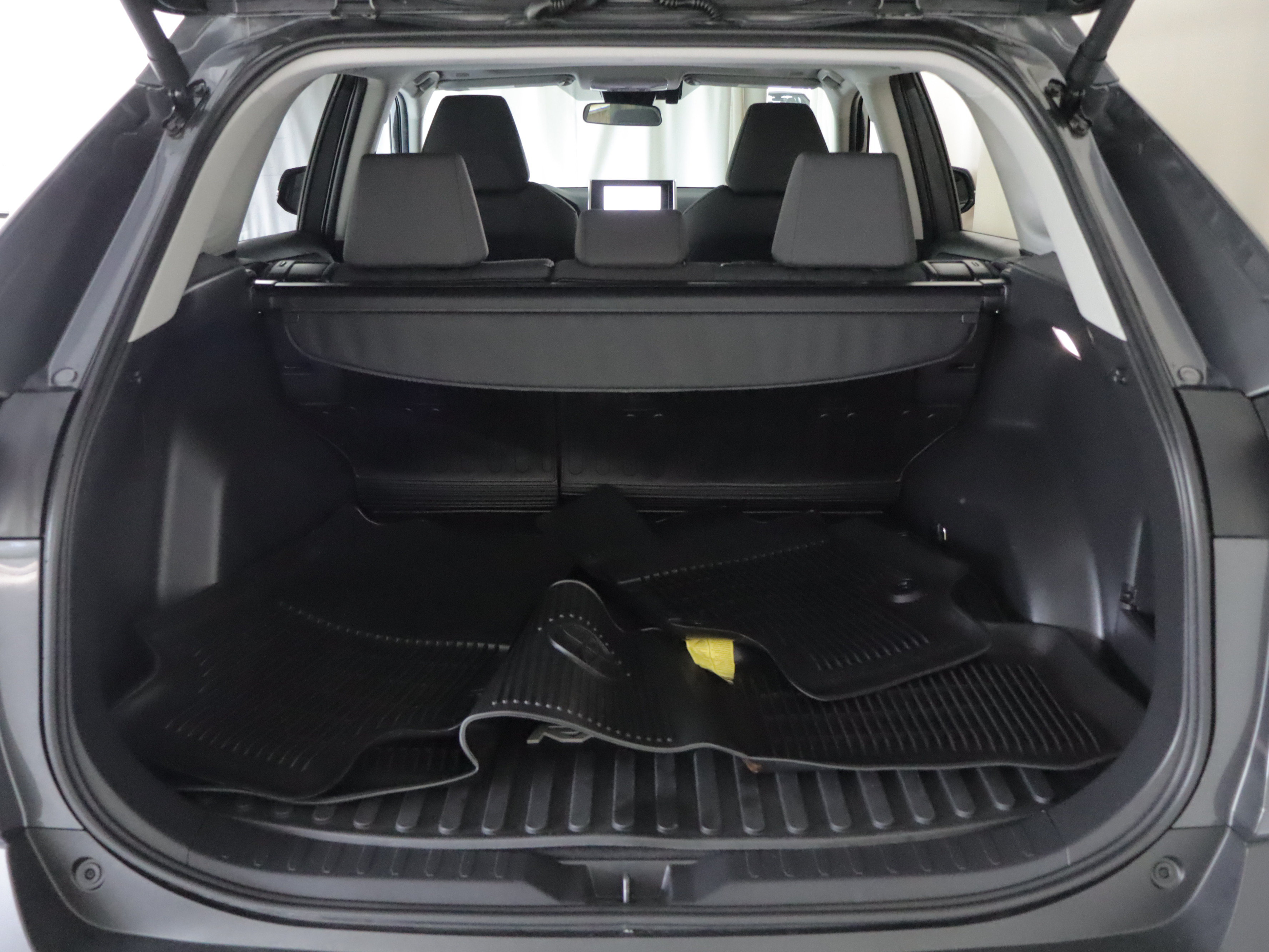 Used 2025 Toyota RAV4 XLE AWD/4WD image 21