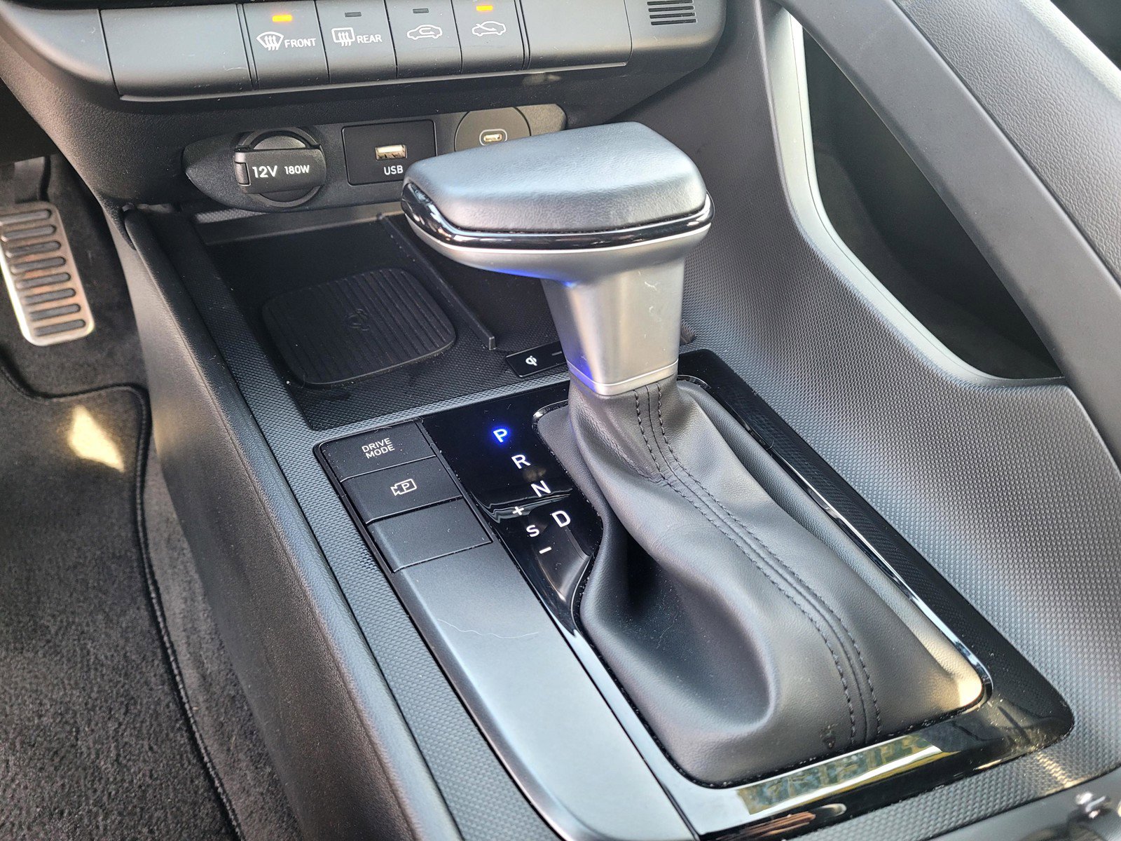 Certified 2025 Hyundai Elantra Sport w/ Cargo Package image 17