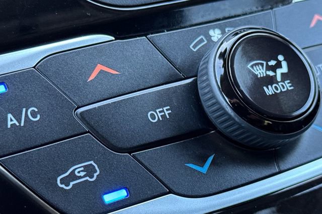 Used 2021 Chrysler Pacifica Touring-L FWD image 30