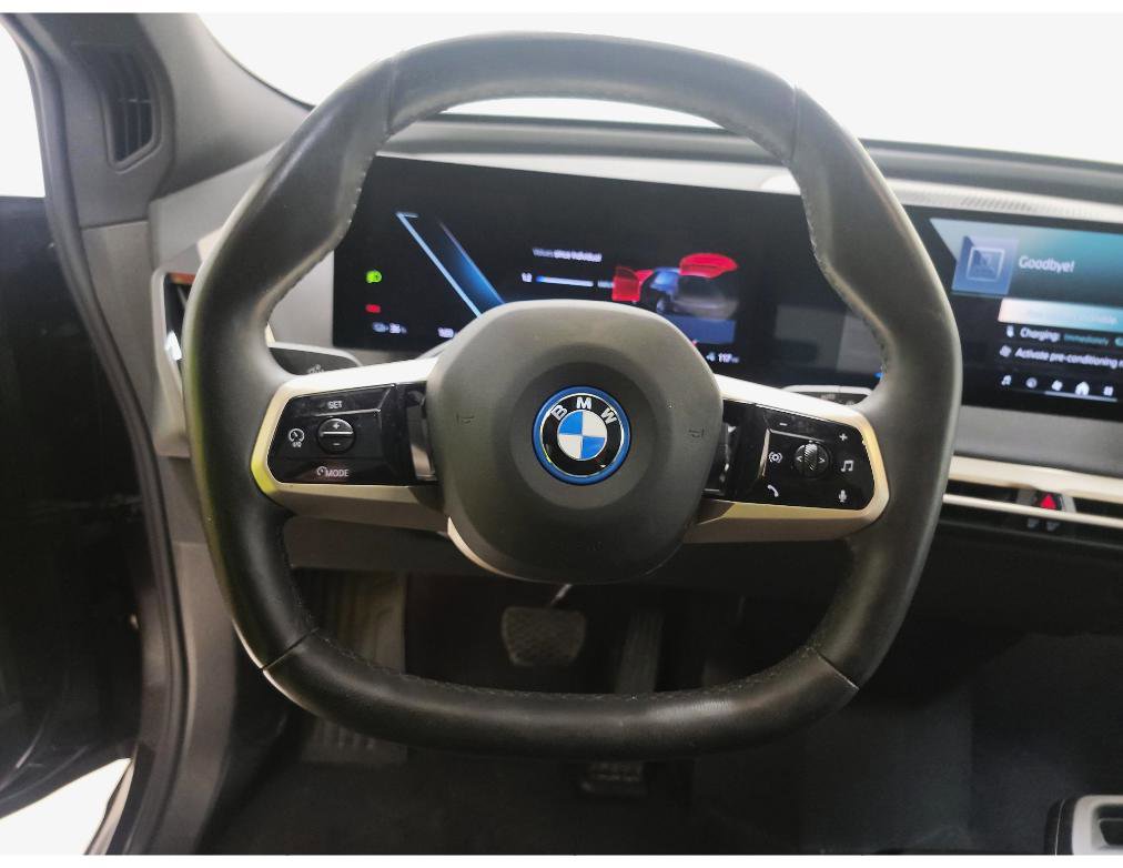 Used 2024 BMW iX xDrive50 w/ Sport Package AWD/4WD image 10