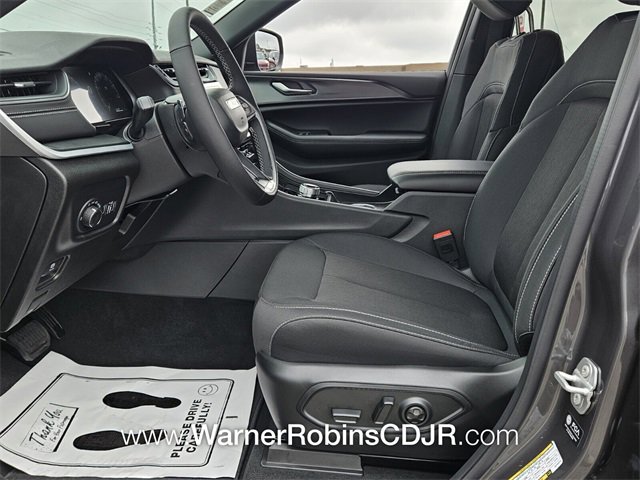 New 2025 Jeep Grand Cherokee L Laredo w/ Luxury Tech Group I image 5