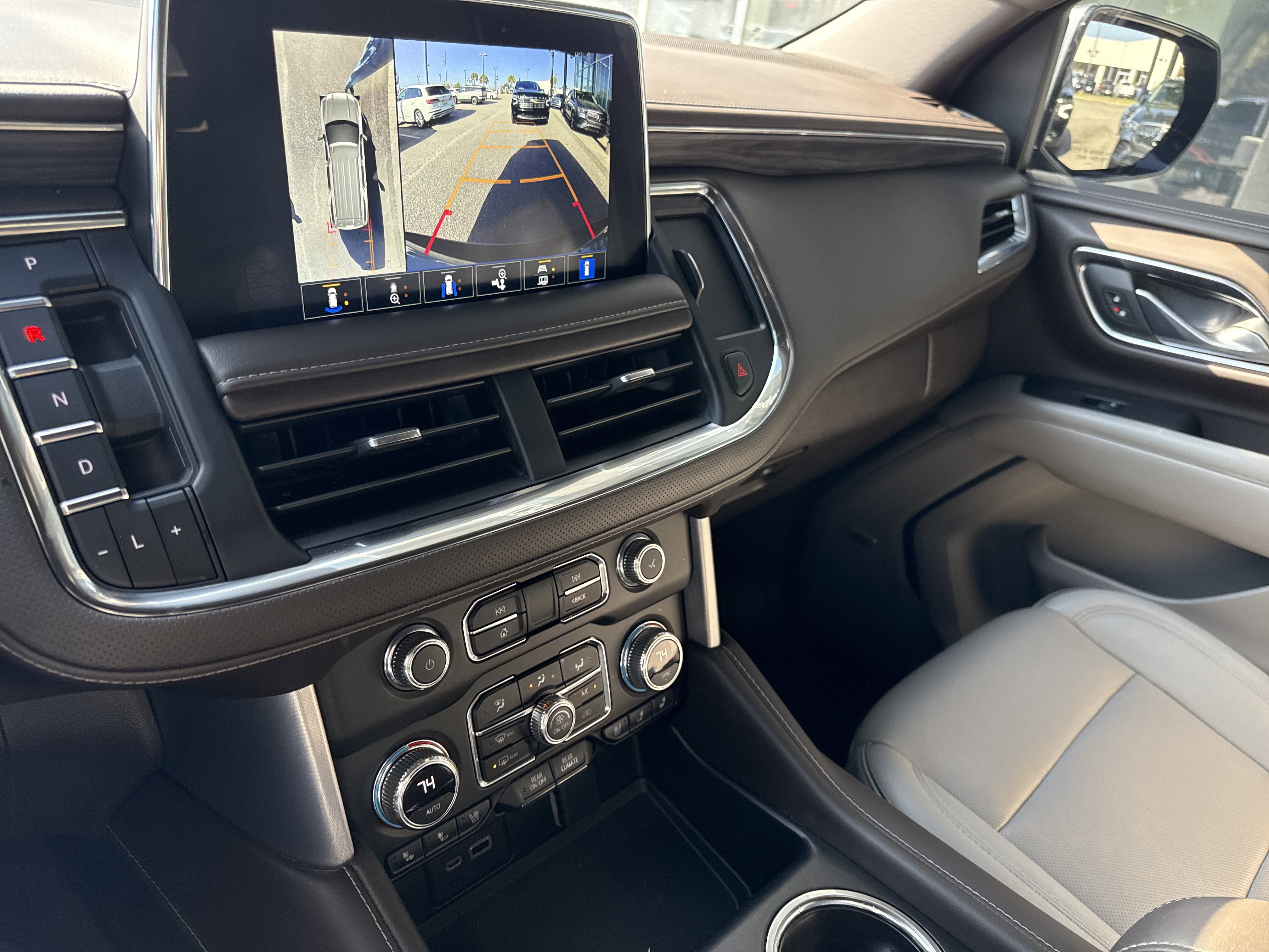 Used 2022 GMC Yukon SLT w/ SLT Luxury Package RWD image 9