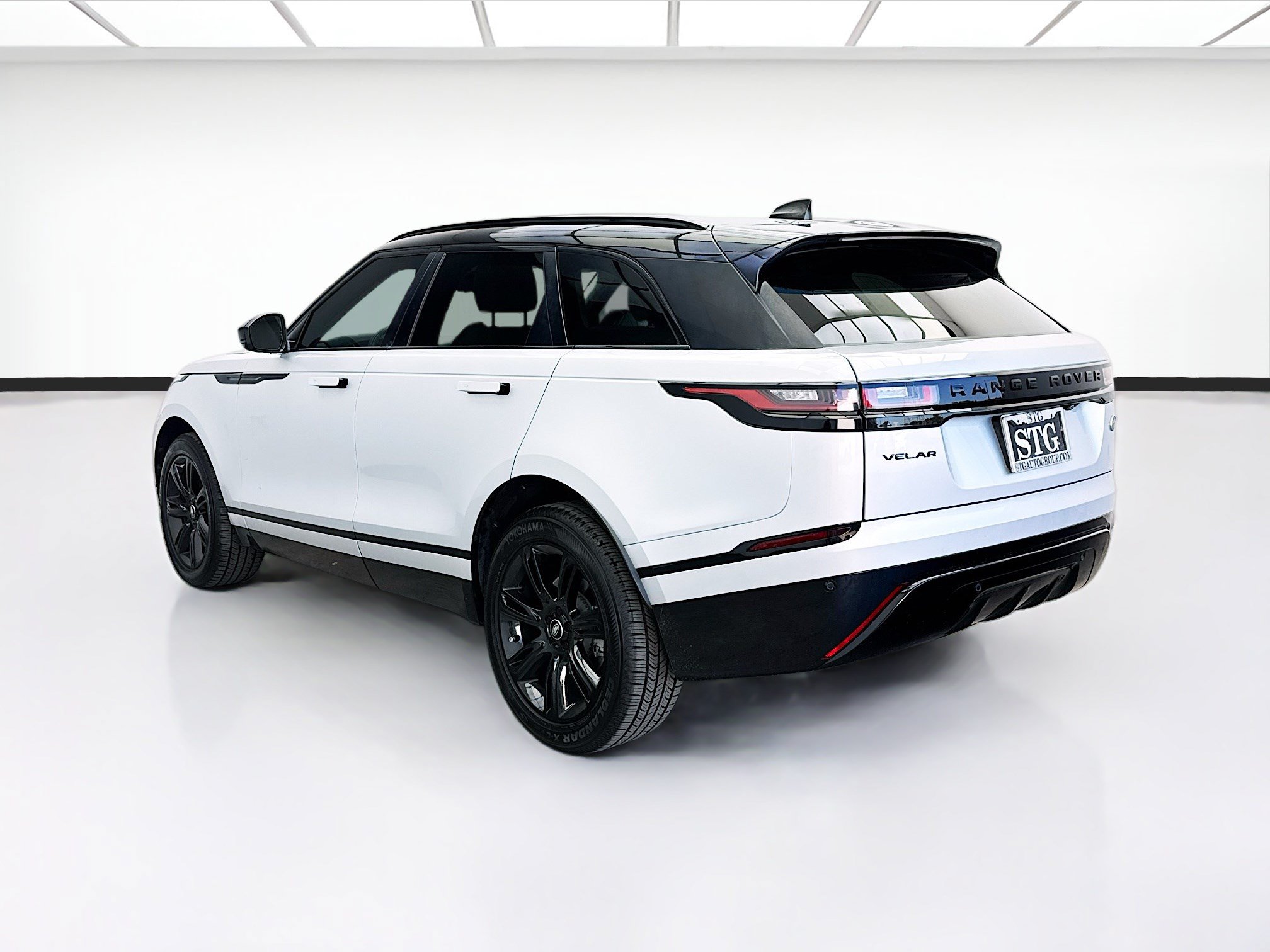 Used 2023 Land Rover Range Rover Velar R-Dynamic S AWD/4WD image 6