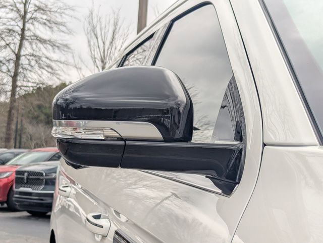 New 2026 Lincoln Navigator Reserve image 12