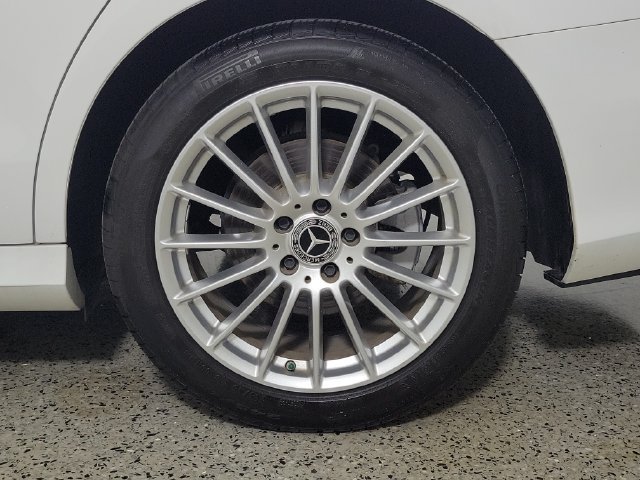 Used 2023 Mercedes-Benz E 350 4MATIC Sedan image 9