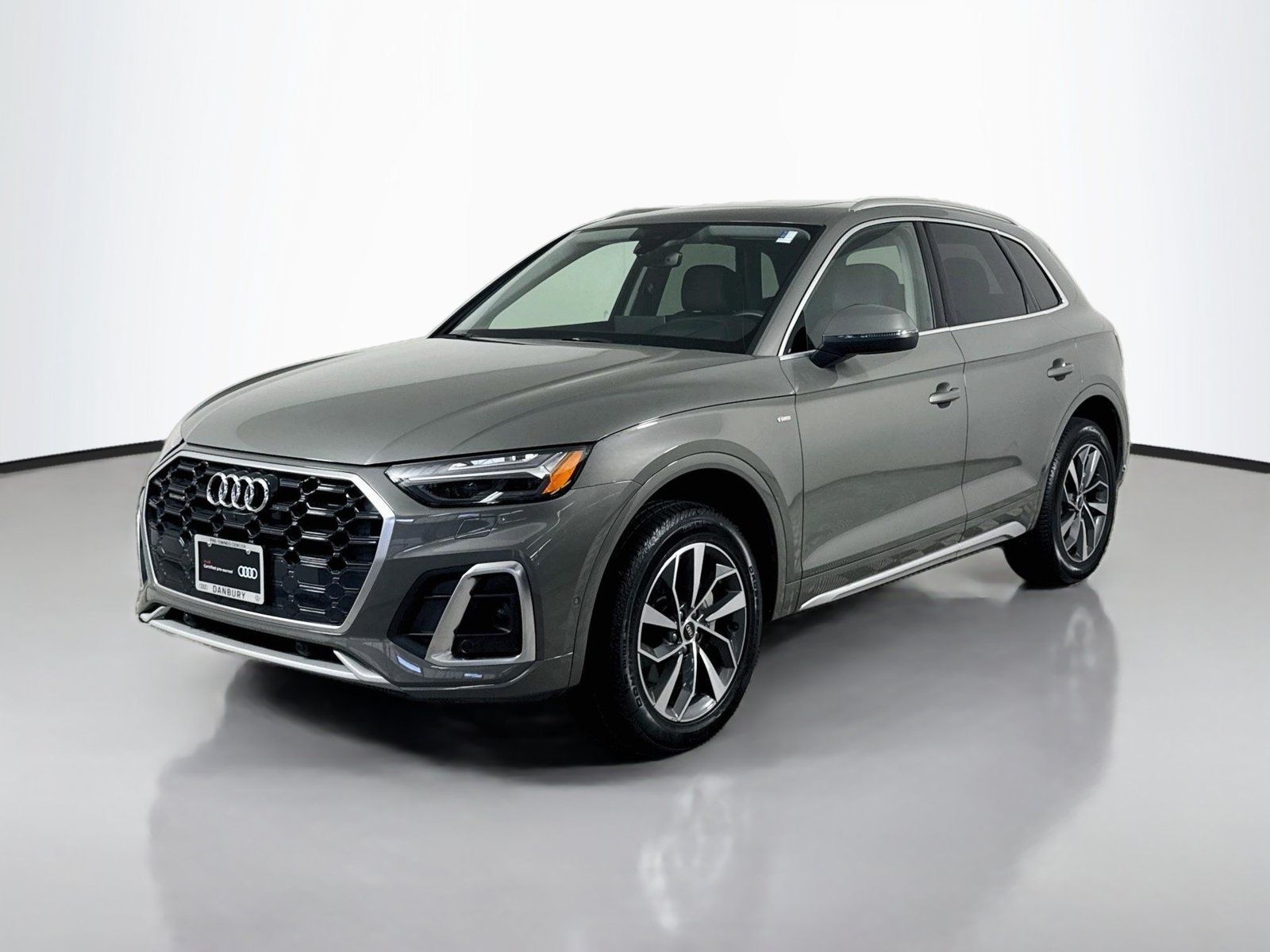 Certified 2024 Audi Q5 2.0T Prestige AWD/4WD image 1