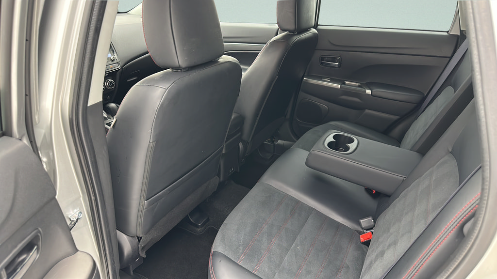 Used 2025 Mitsubishi Outlander Sport AWD image 10