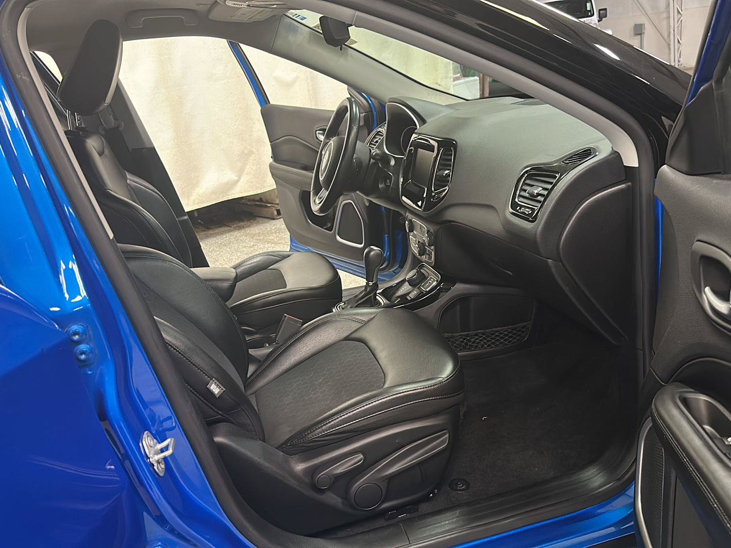Used 2019 Jeep Compass Latitude AWD/4WD image 28