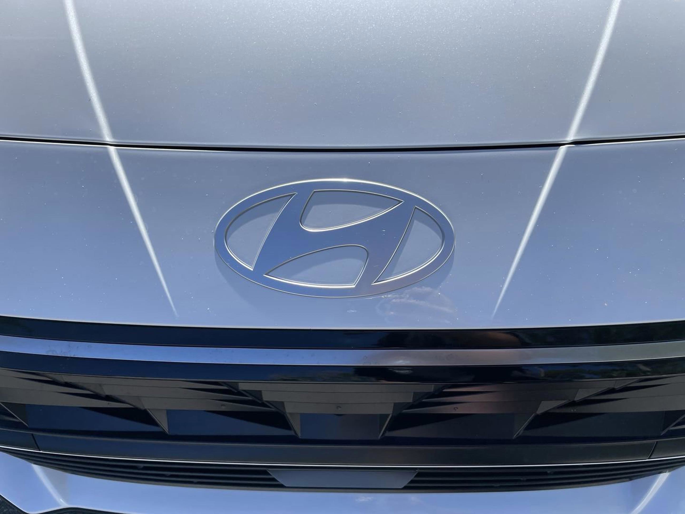 New 2026 Hyundai Elantra Limited image 29