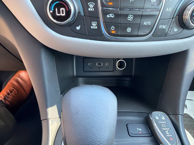 Used 2024 Chevrolet Equinox LT AWD/4WD image 13