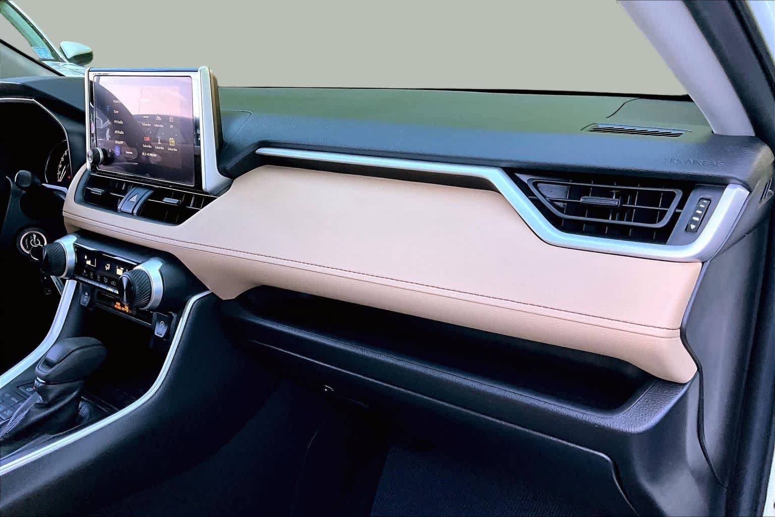 Certified 2023 Toyota RAV4 LE AWD/4WD image 33