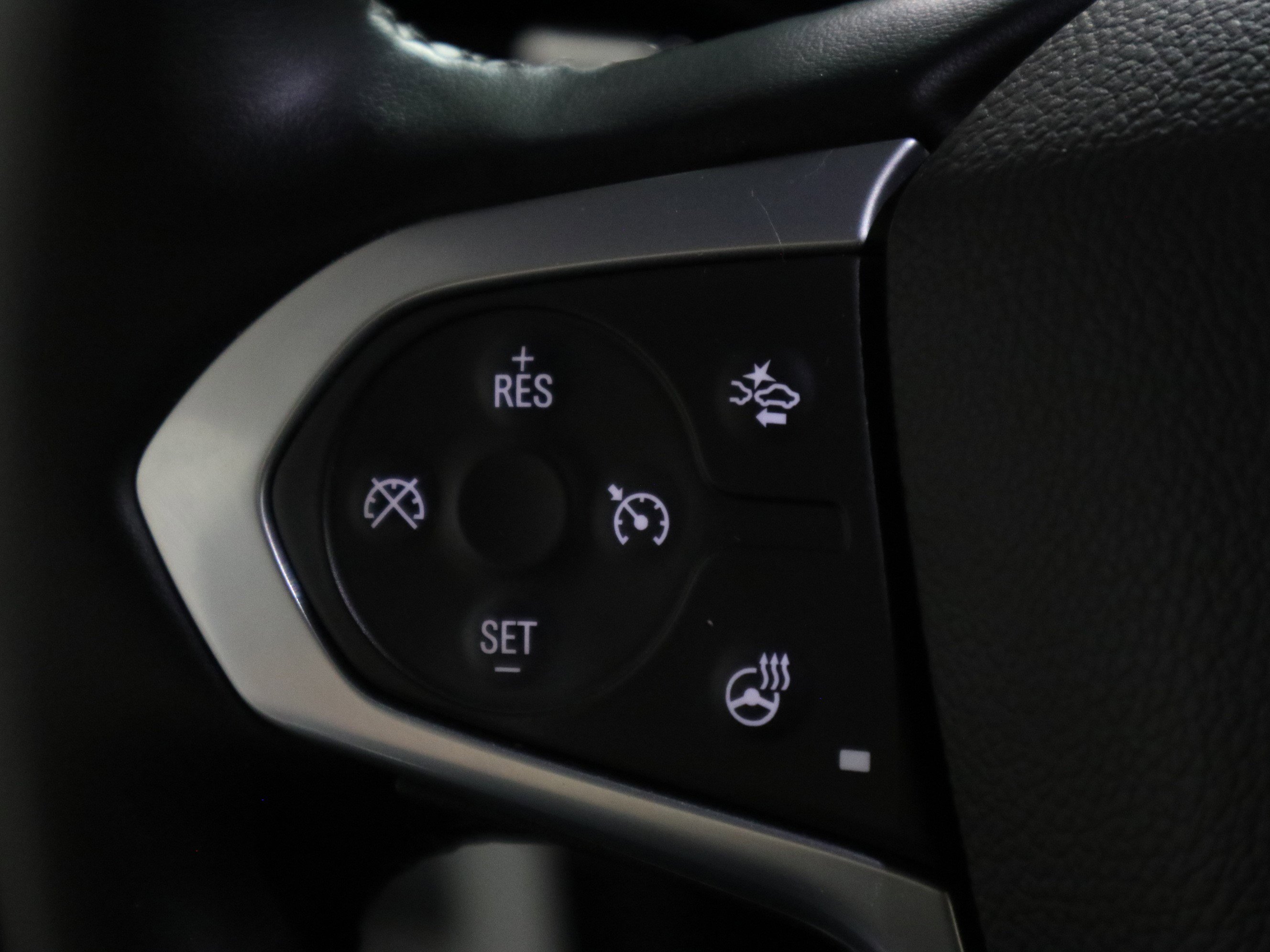 Used 2023 Chevrolet Traverse LT FWD image 27