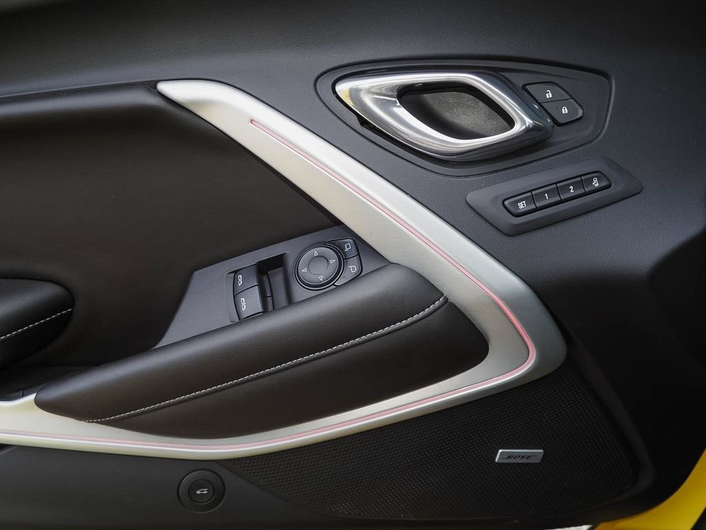 Used 2016 Chevrolet Camaro SS RWD image 27