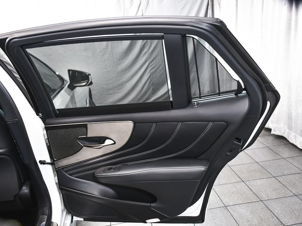 Used 2022 Lexus LS 500h AWD w/ Luxury Package image 15