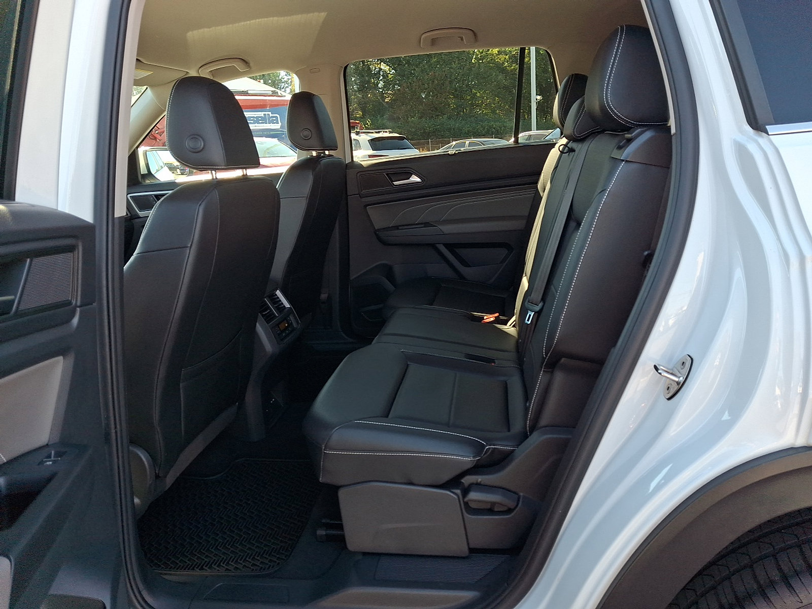 Used 2022 Volkswagen Atlas SE FWD image 12