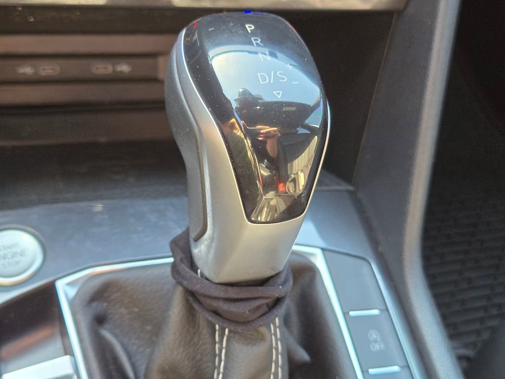 Used 2022 Volkswagen Tiguan SE R-Line image 30