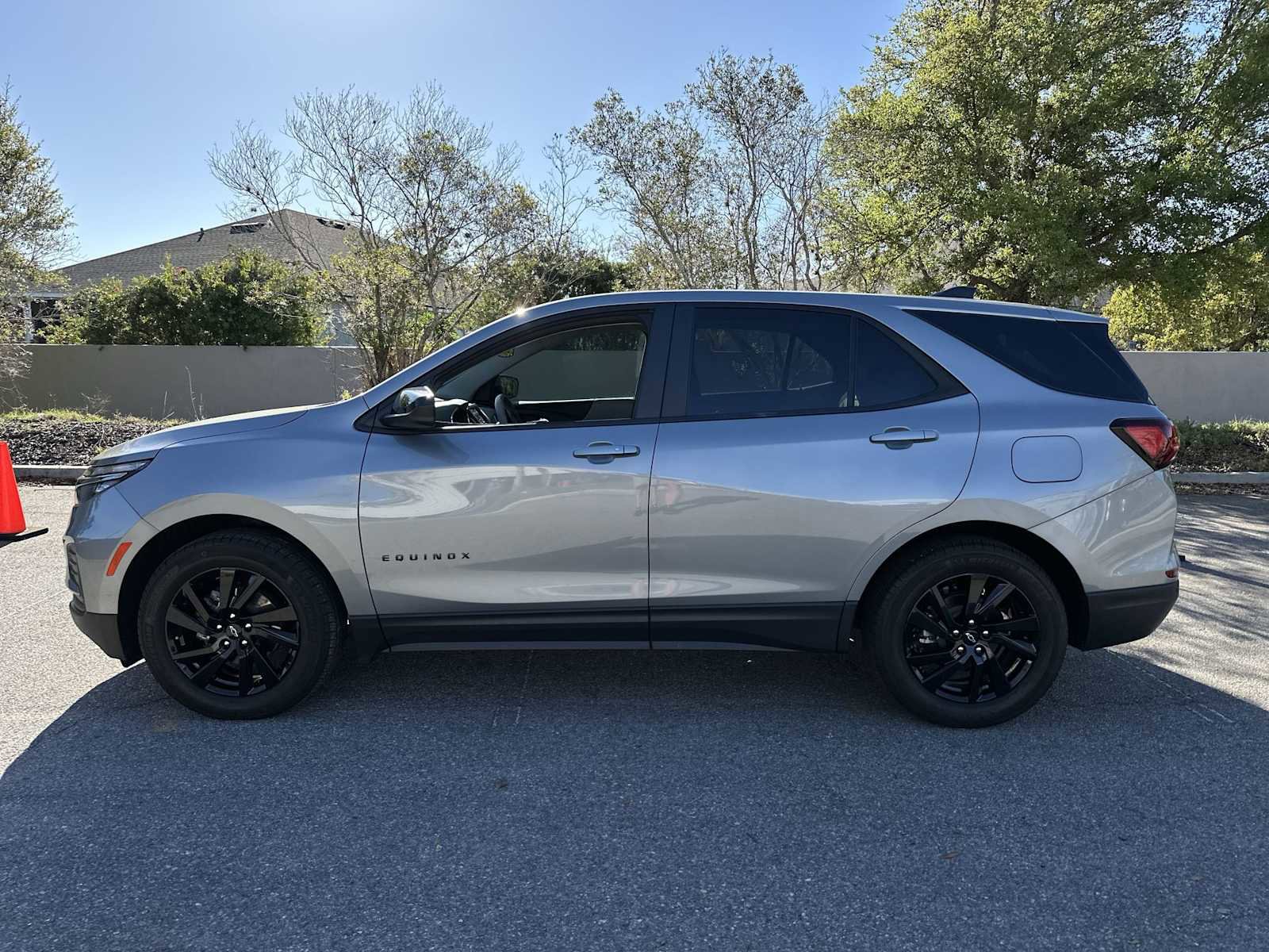 Certified 2023 Chevrolet Equinox LS w/ LS Convenience Package image 3