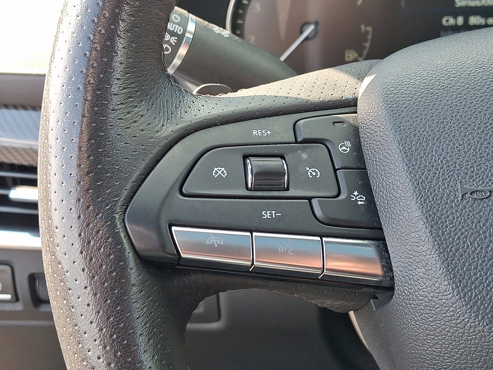 Certified 2023 Cadillac XT4 Sport w/ Cold Weather Package image 28