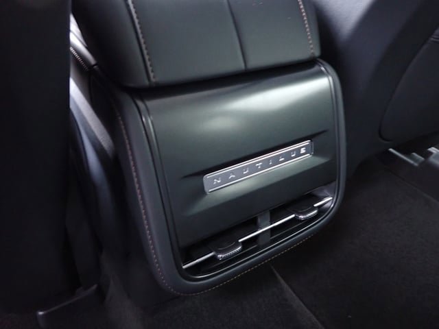 New 2026 Lincoln Nautilus Premier w/ Jet Appearance Package AWD/4WD image 25