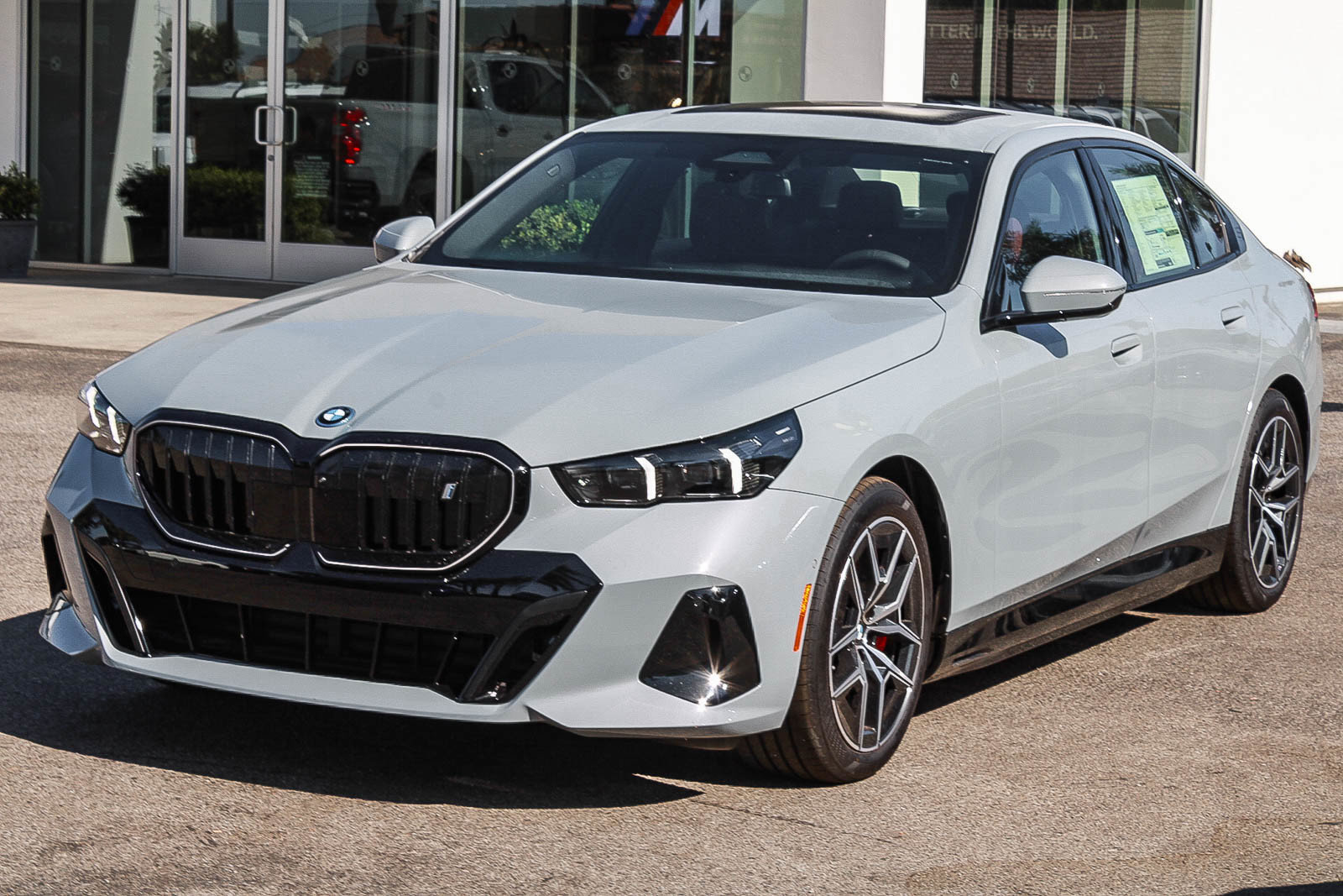 New 2027 BMW i5 eDrive40 w/ M Sport Package AWD/4WD image 3