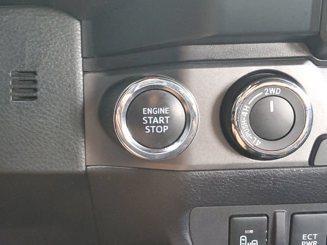 Used 2019 Toyota Tacoma TRD Sport w/ Technology Package AWD/4WD image 29