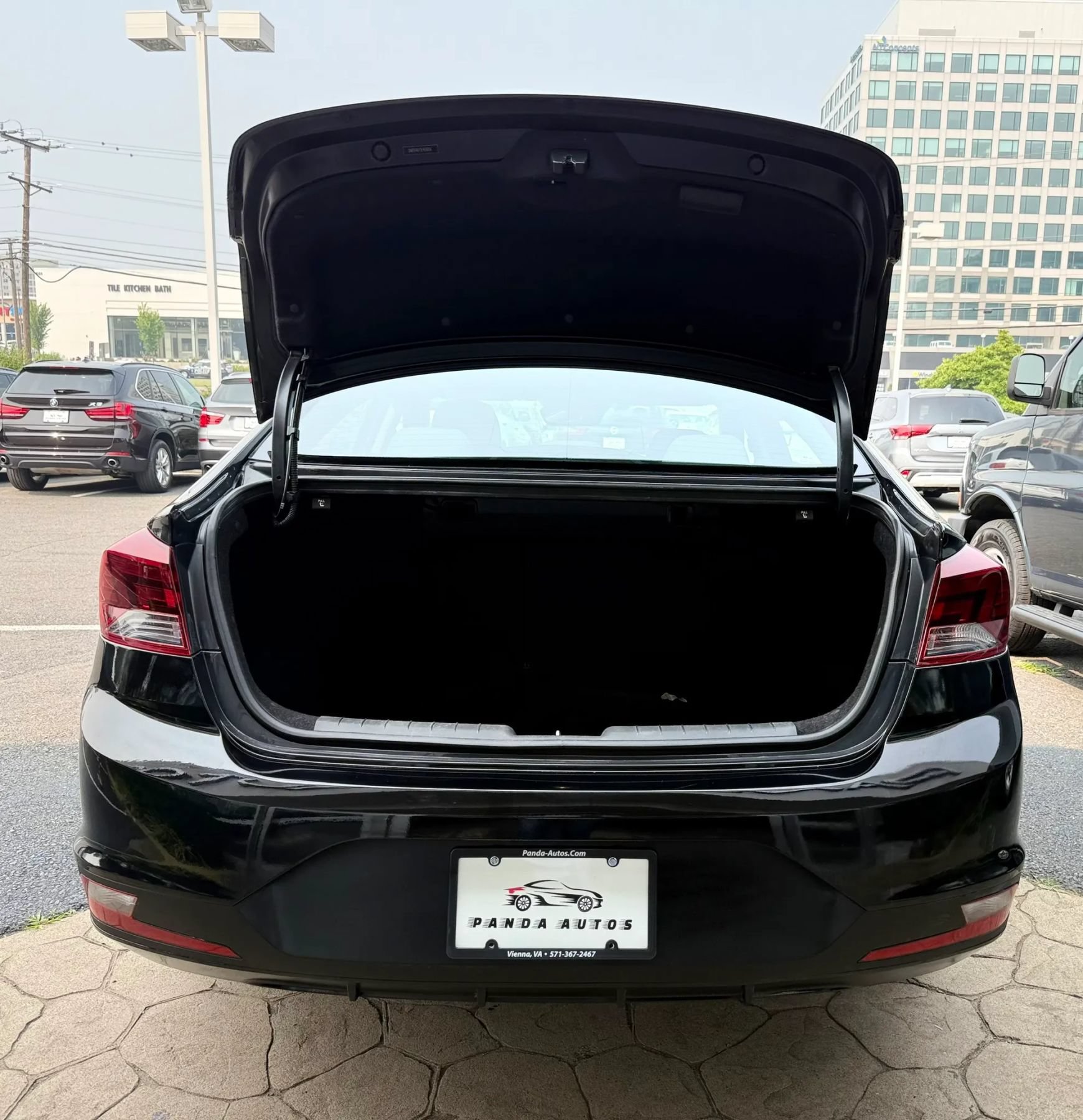 Used 2020 Hyundai Elantra SE FWD image 36