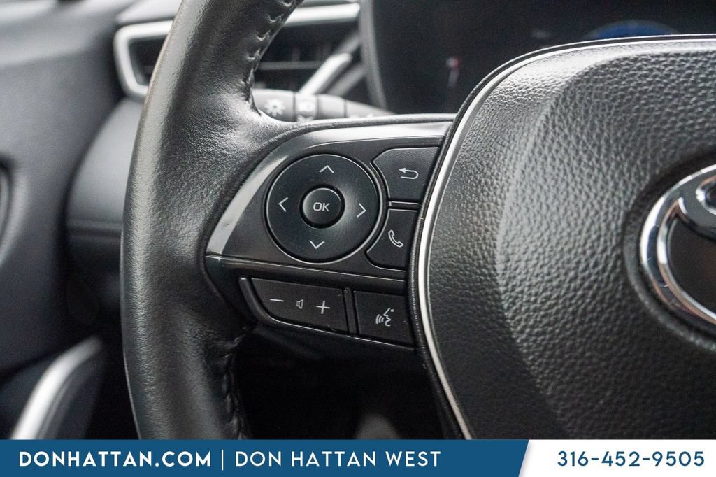 Used 2025 Toyota Corolla Cross XLE AWD/4WD image 10