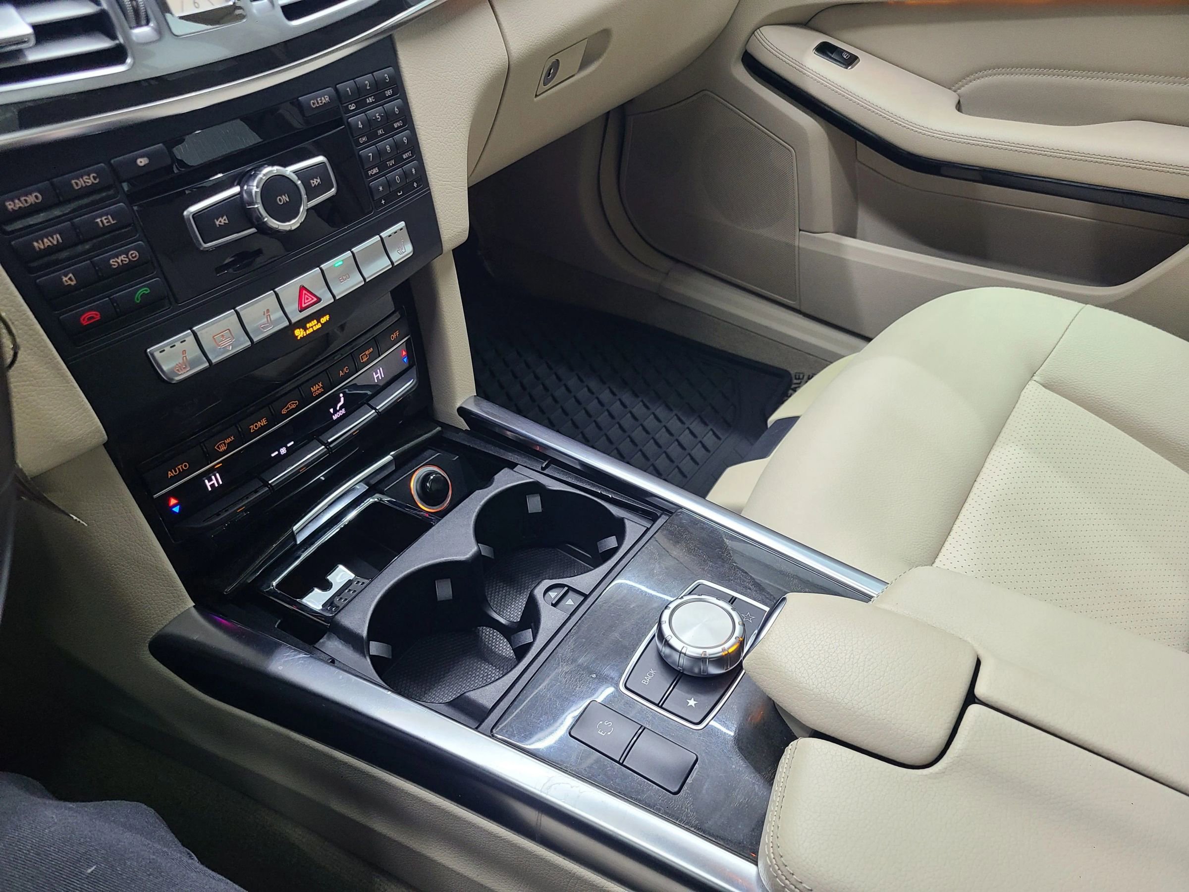 Used 2014 Mercedes-Benz E 350 Sedan image 26