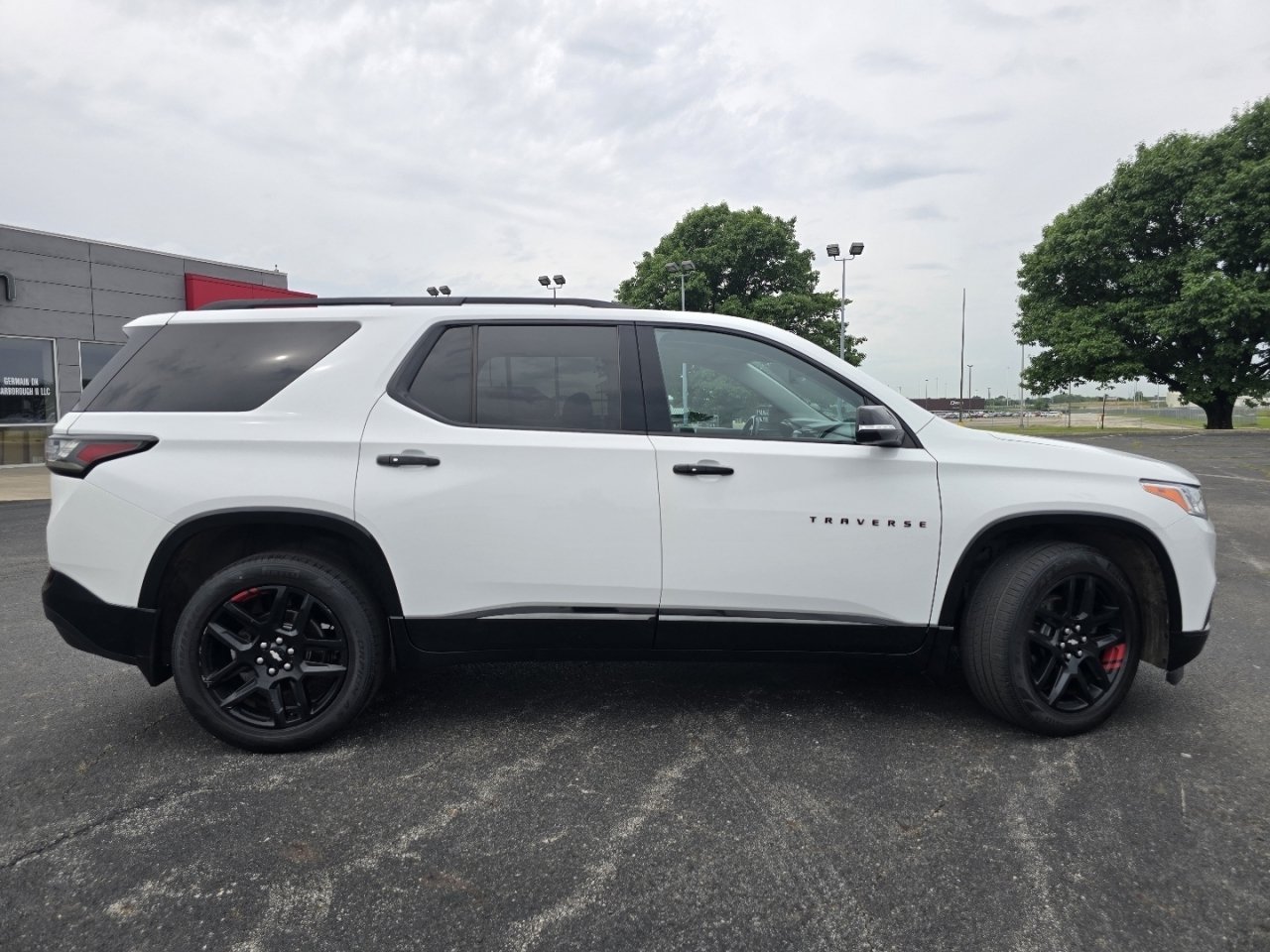 Used 2021 Chevrolet Traverse Premier w/ Redline Edition AWD/4WD image 19