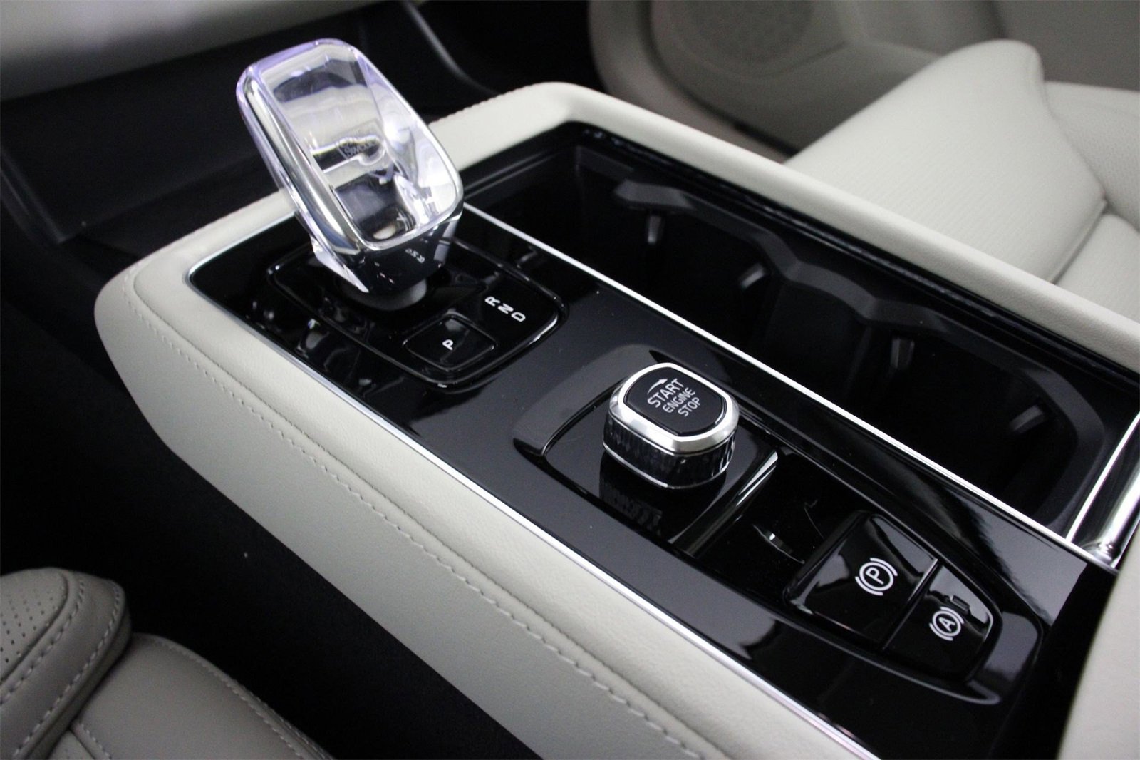New 2026 Volvo XC90 B6 Ultra image 7