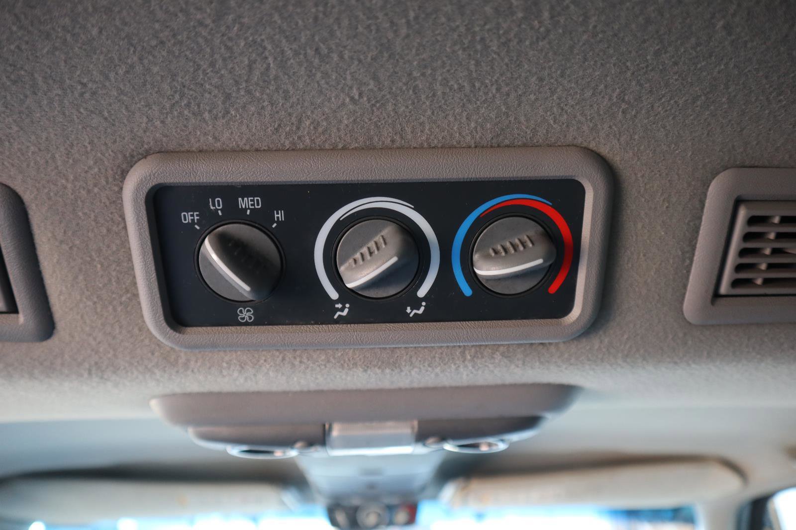 Used 1999 Chevrolet Suburban 2WD w/ Preferred Equipment Group 3 image 35