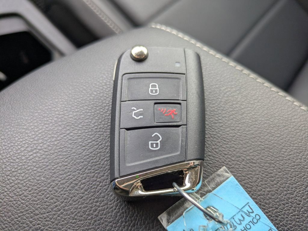 Certified 2021 Volkswagen Tiguan SE image 28