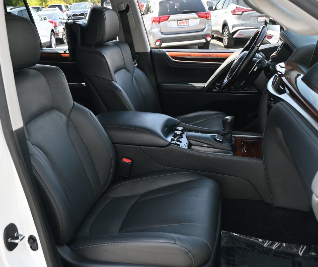 Used 2017 Lexus LX 570 4WD w/ Luxury Package image 21