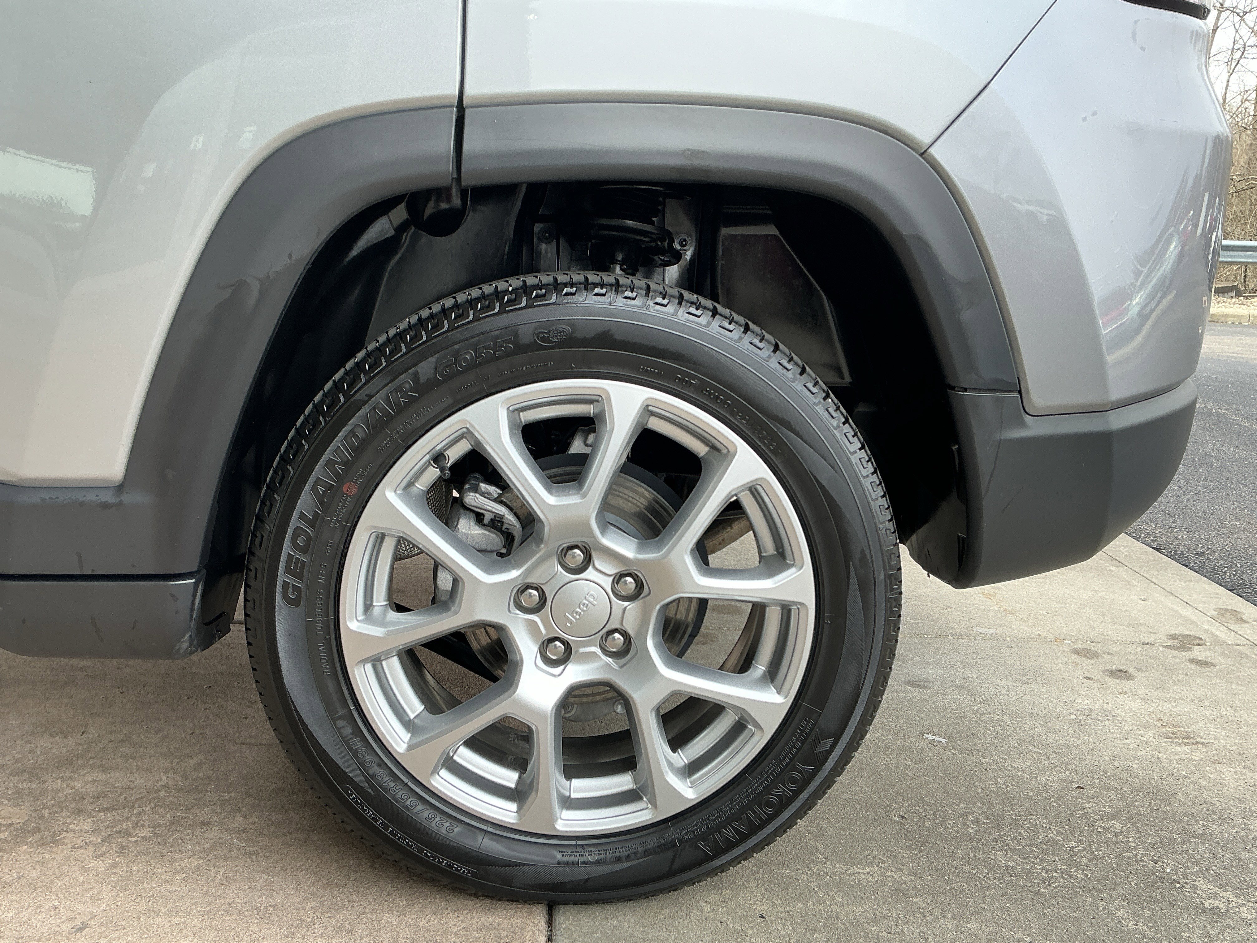 Used 2023 Jeep Compass Latitude image 27