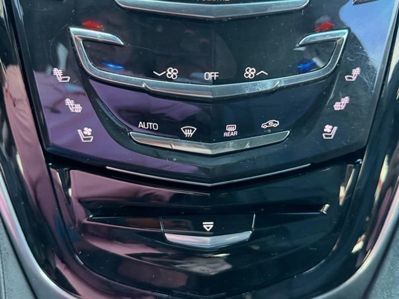 Used 2019 Cadillac Escalade Platinum image 19