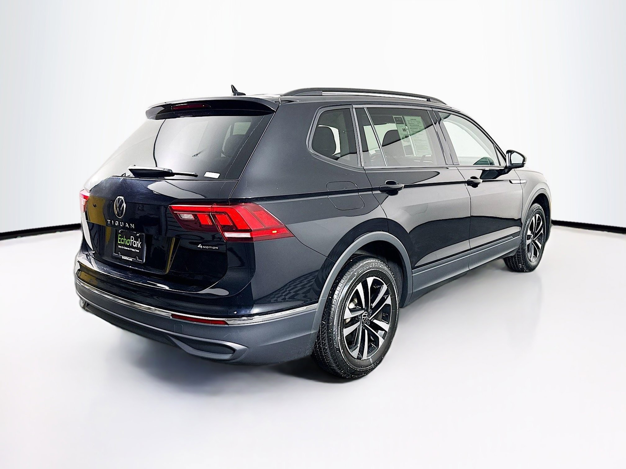 Used 2024 Volkswagen Tiguan S image 9