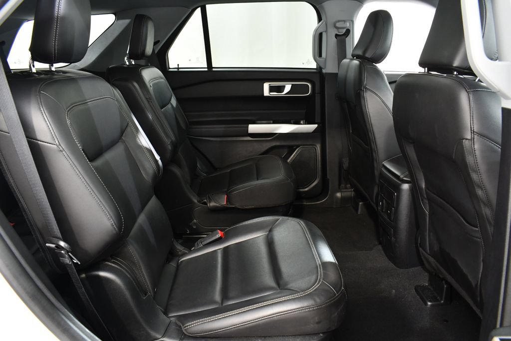 Used 2022 Ford Explorer XLT w/ Equipment Group 202A AWD/4WD image 19