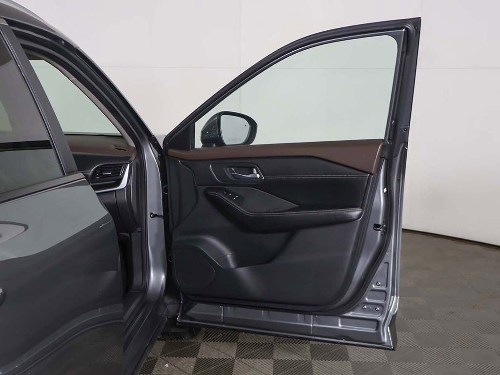 Used 2023 Nissan Rogue SV w/ SV Premium B Package AWD/4WD image 20