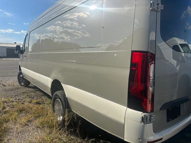 Used 2025 Mercedes-Benz Sprinter 3500 image 20