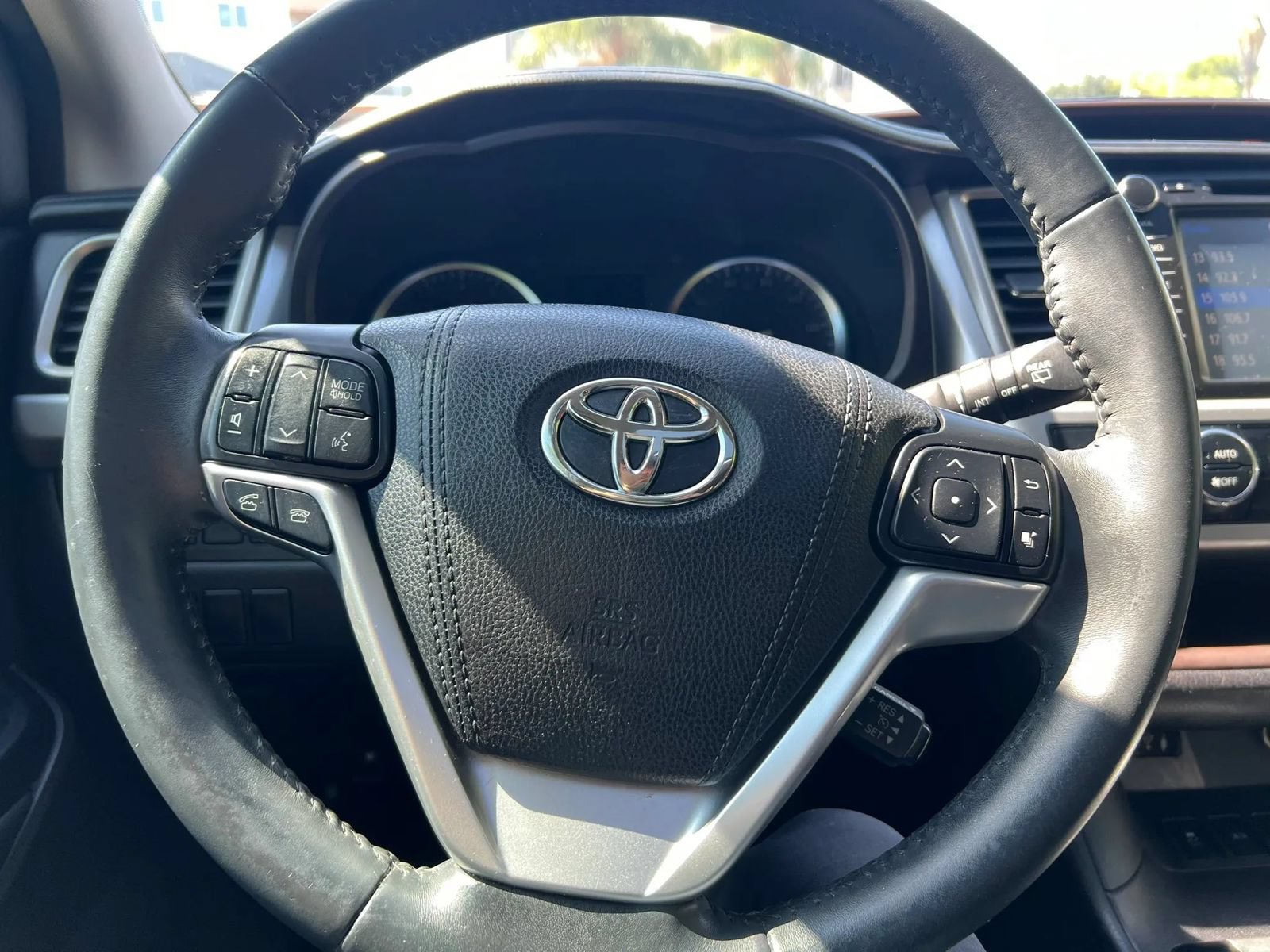 Used 2015 Toyota Highlander XLE FWD image 18