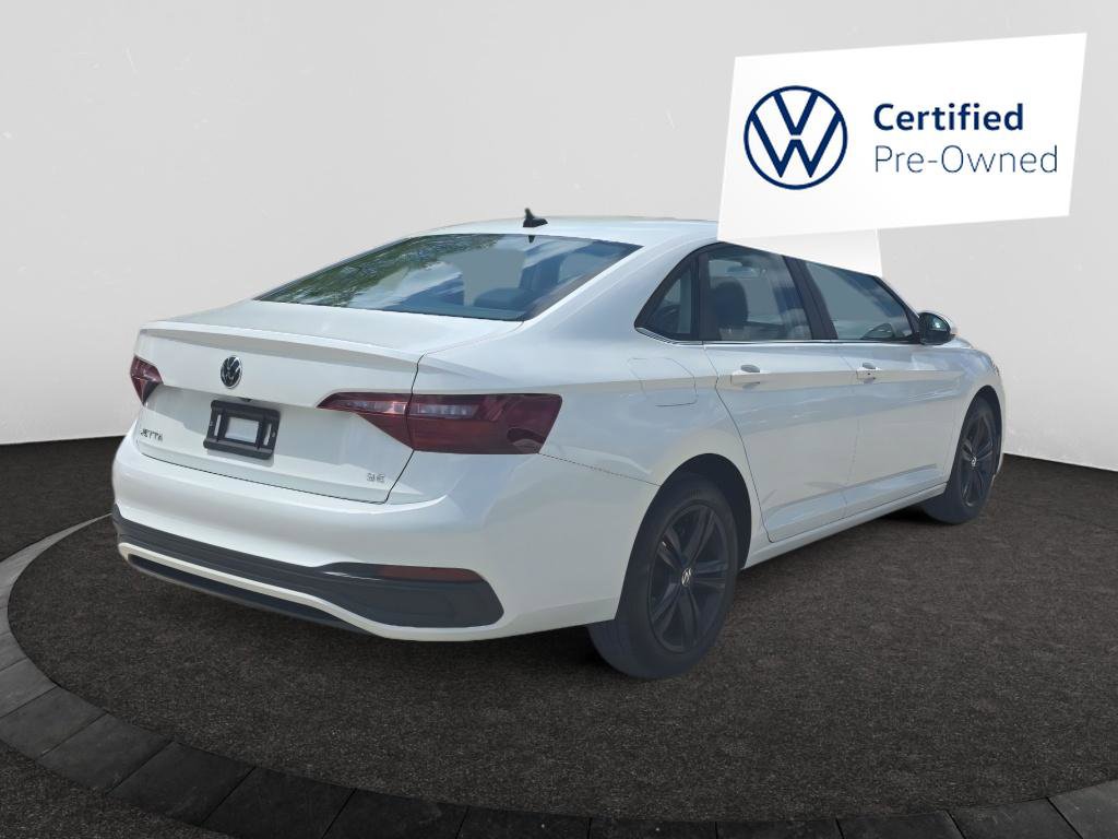 Used 2024 Volkswagen Jetta SE w/ Black Wheel Package FWD image 5