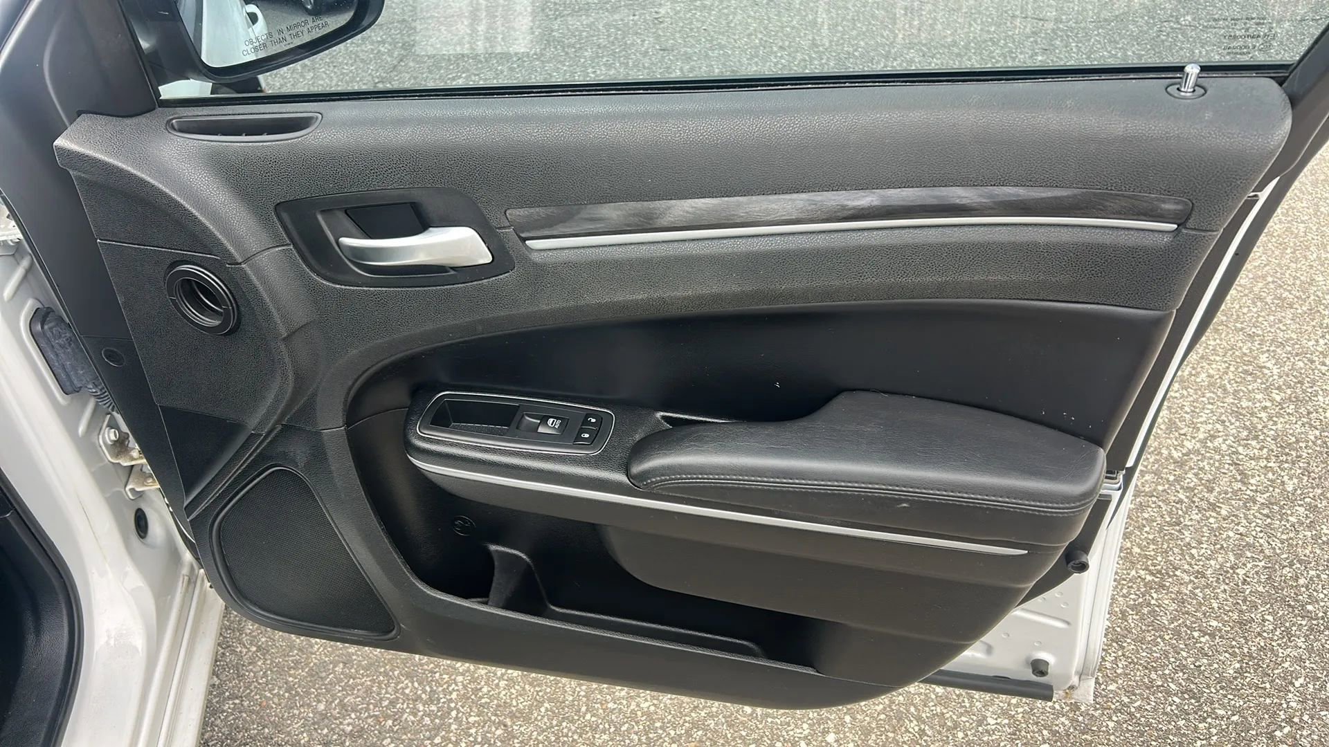 Used 2019 Chrysler 300 Touring w/ Sport Appearance Package RWD image 16