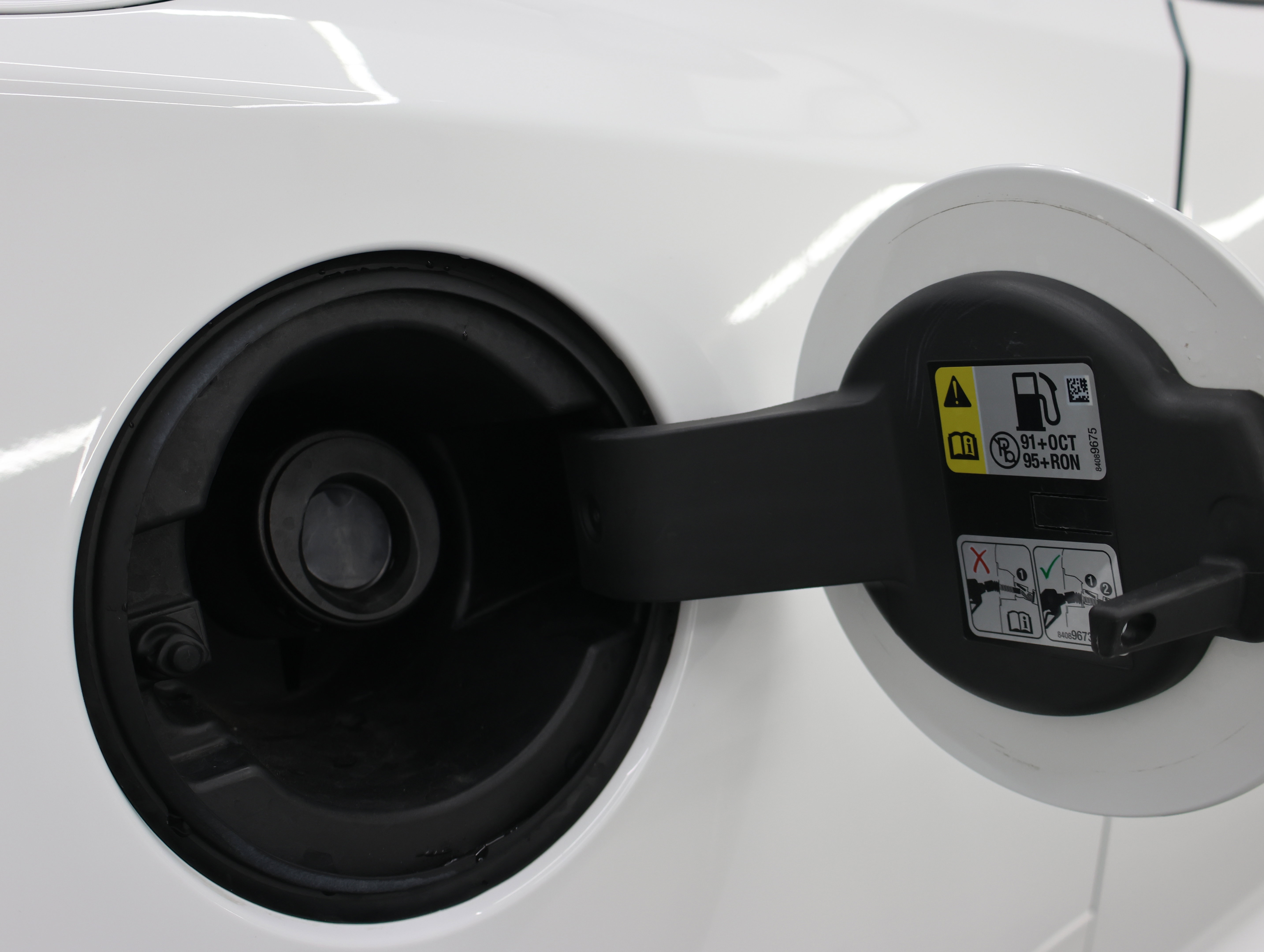 Used 2018 Chevrolet Camaro ZL1 RWD image 27
