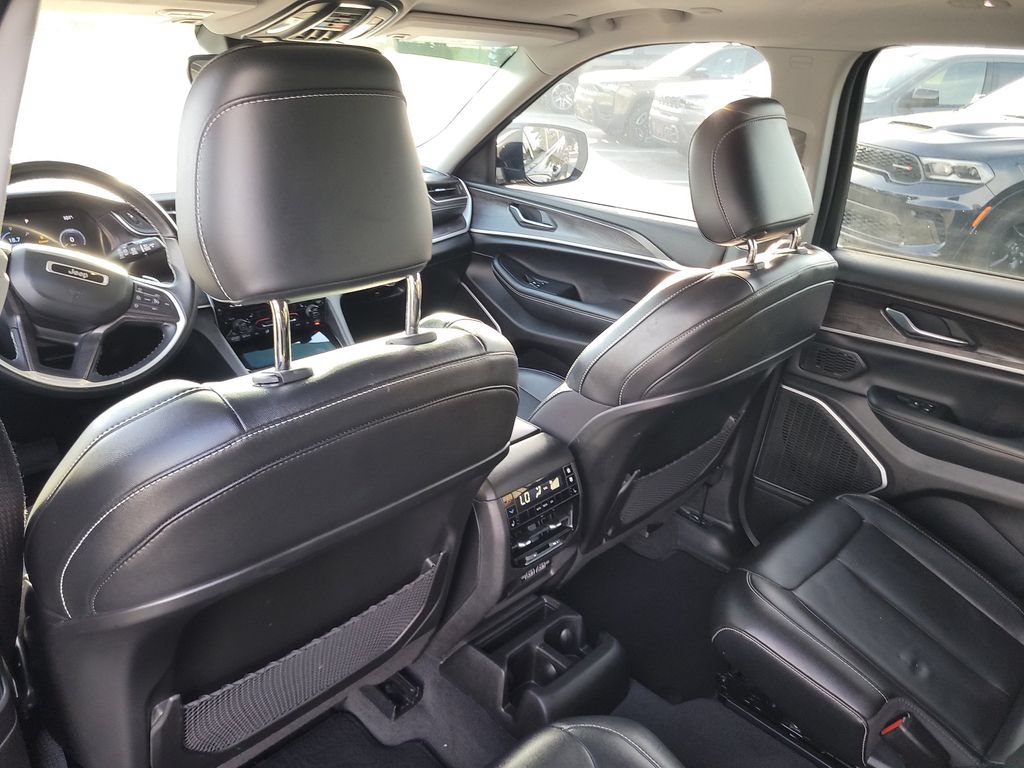 Used 2022 Jeep Grand Cherokee L Limited RWD image 12