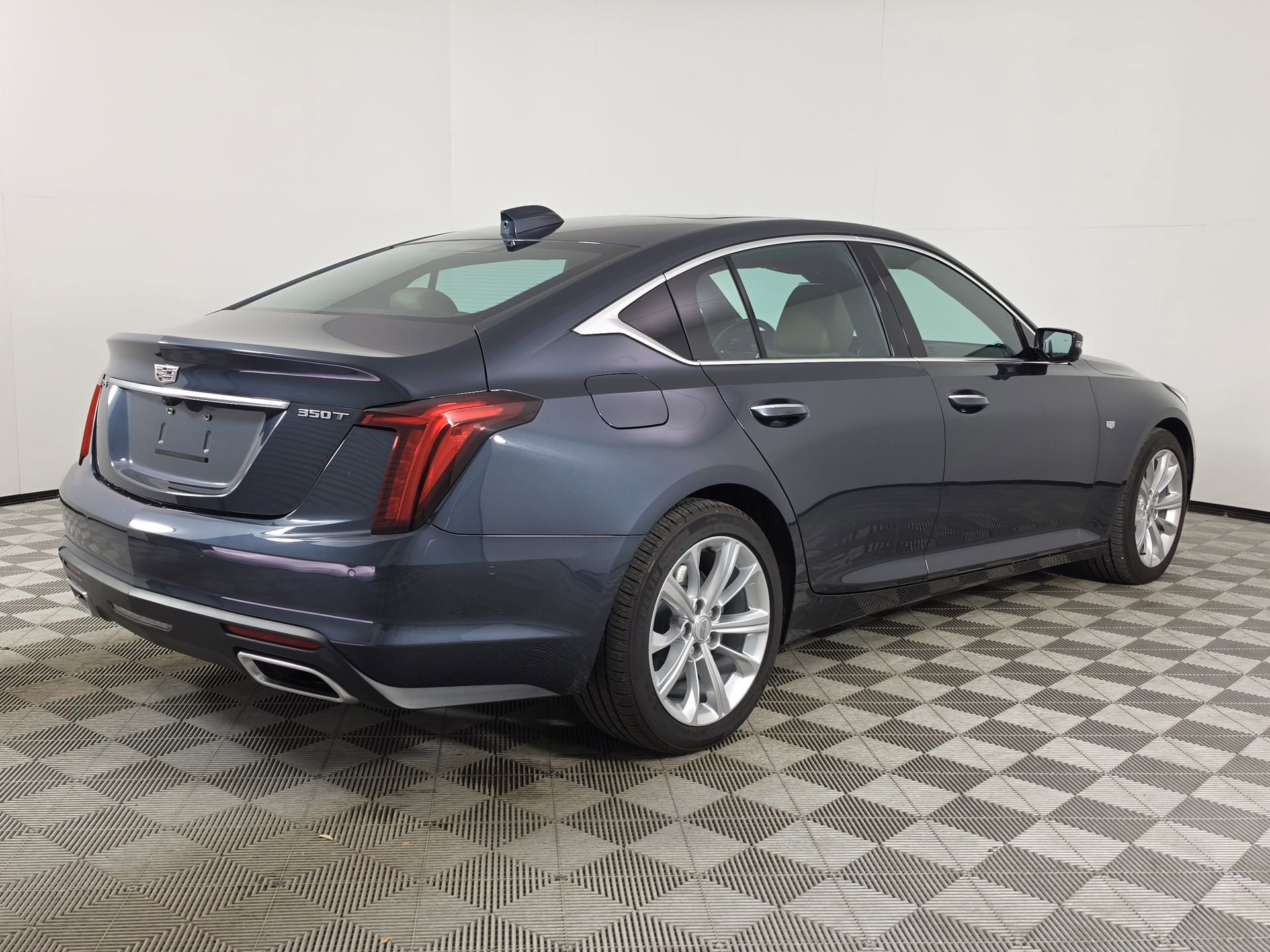 Used 2025 Cadillac CT5 Premium Luxury RWD image 7