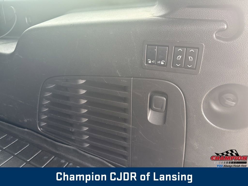 Used 2015 GMC Yukon XL SLT image 13