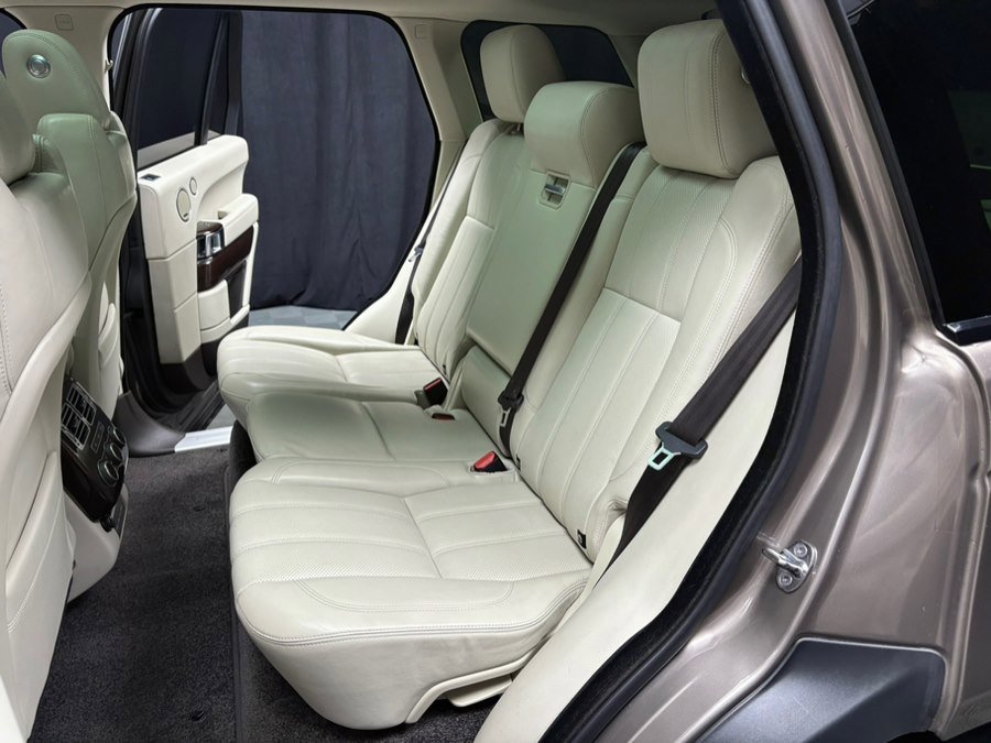 Used 2017 Land Rover Range Rover HSE image 36