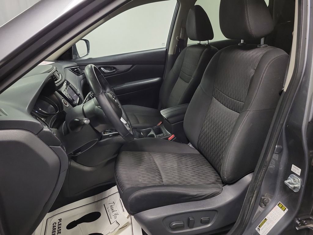 Used 2018 Nissan Rogue SV w/ Premium Package image 14